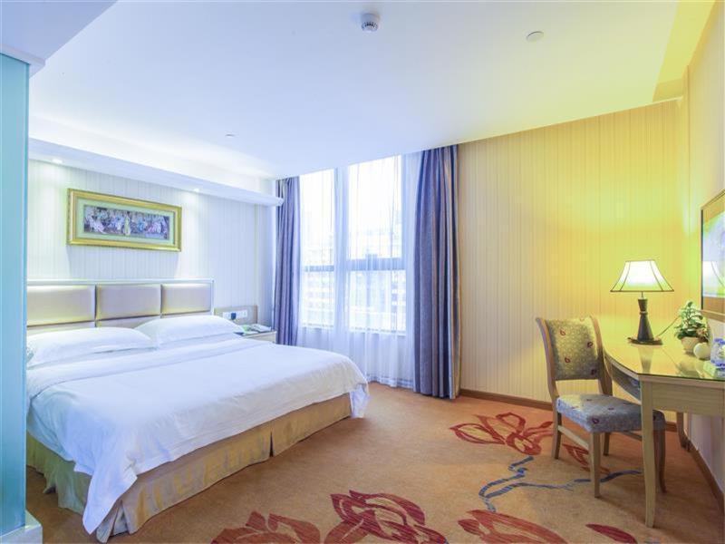 Vienna Hotel Zhanjiang Coast Avenue Esterno foto