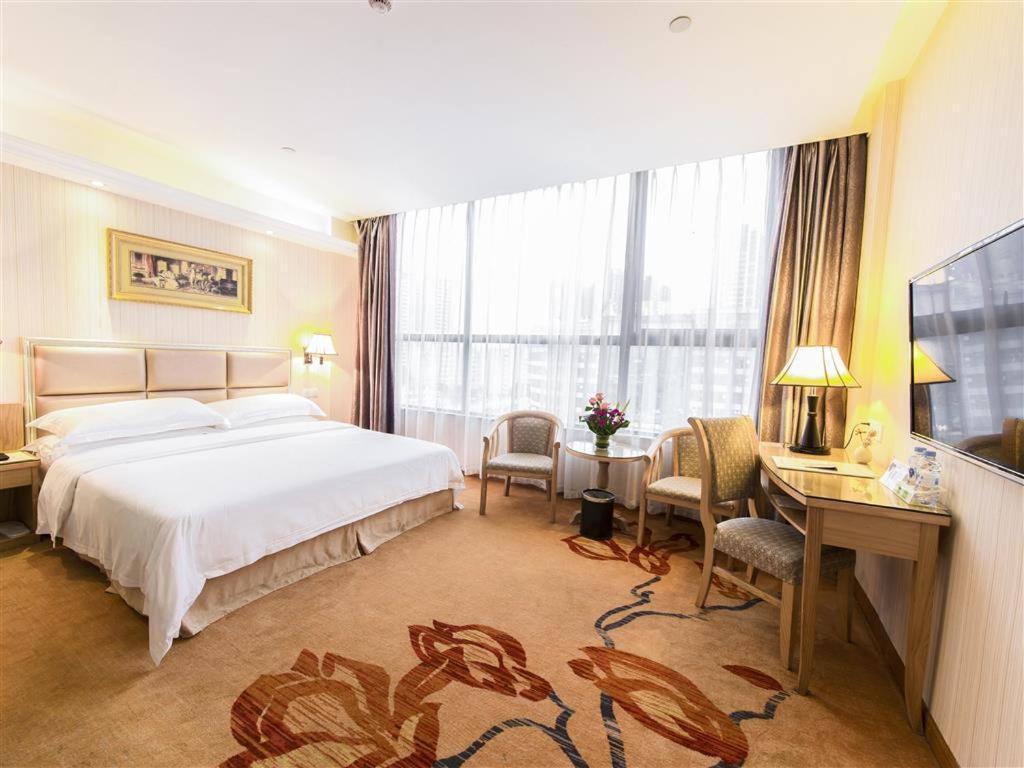 Vienna Hotel Zhanjiang Coast Avenue Esterno foto